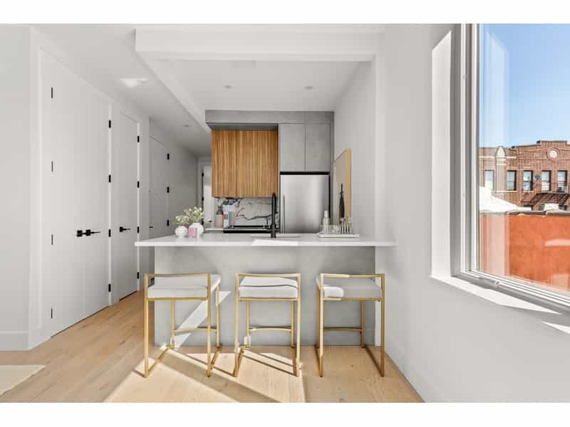 Condominium in New York, New York 11671558