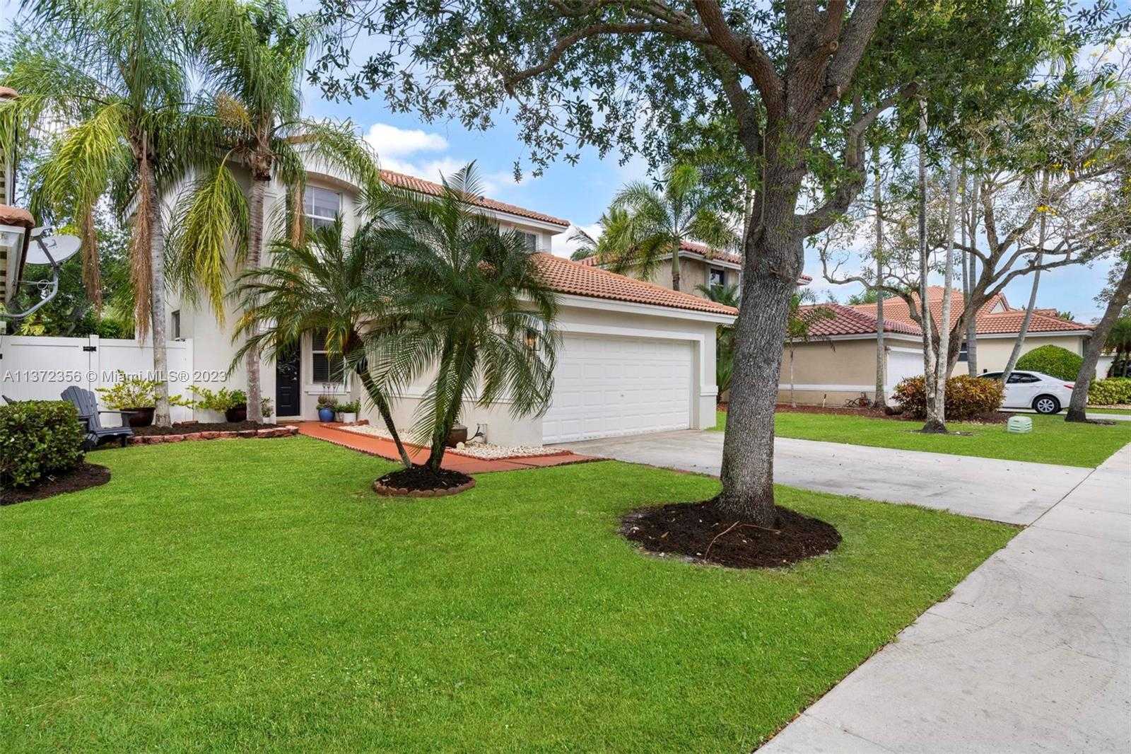 House in Davie, Florida 11679163