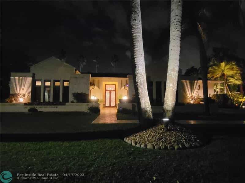 Rumah di Coral Springs, Florida 11679172