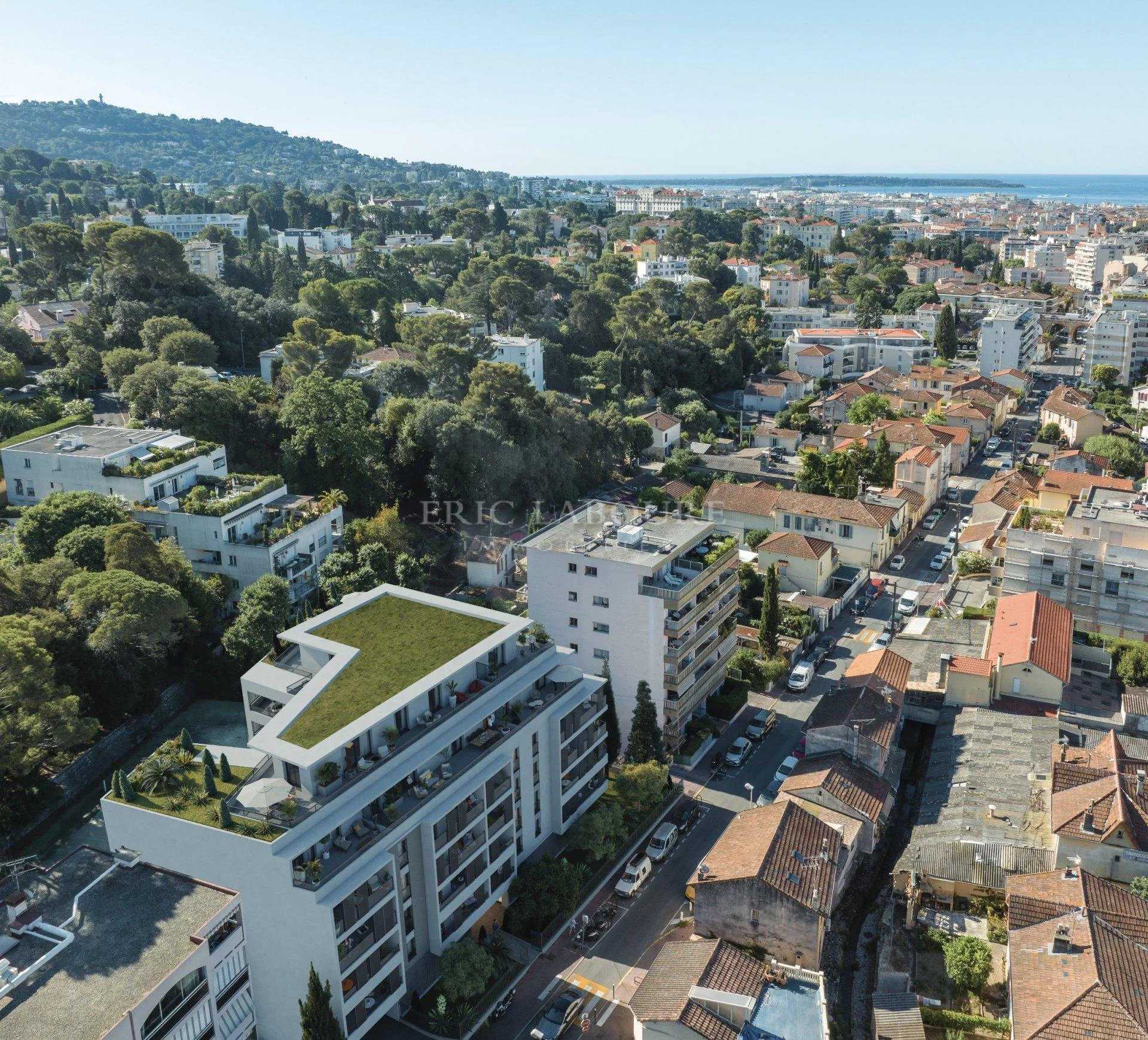 Condominium in Le Cannet, Provence-Alpes-Cote d'Azur 11679212