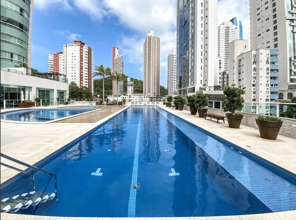 Condominium in Balneario de Camboriu, Santa Catarina 11679461