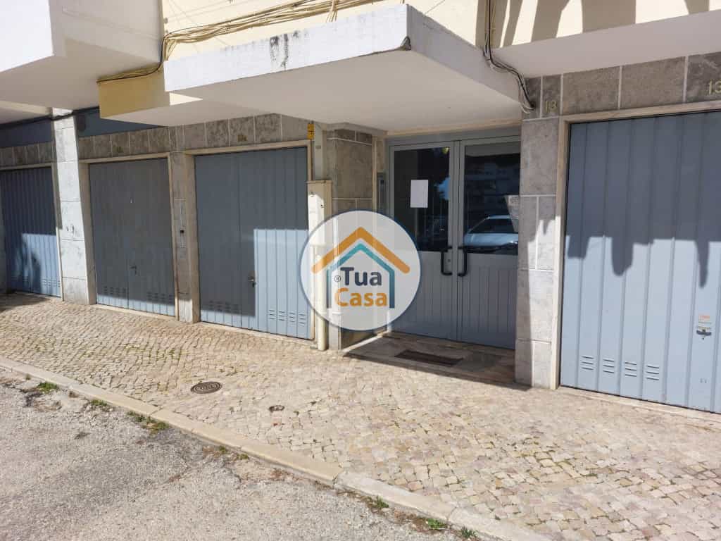 Condominium in Rio de Mouro, Lisbon 11679974