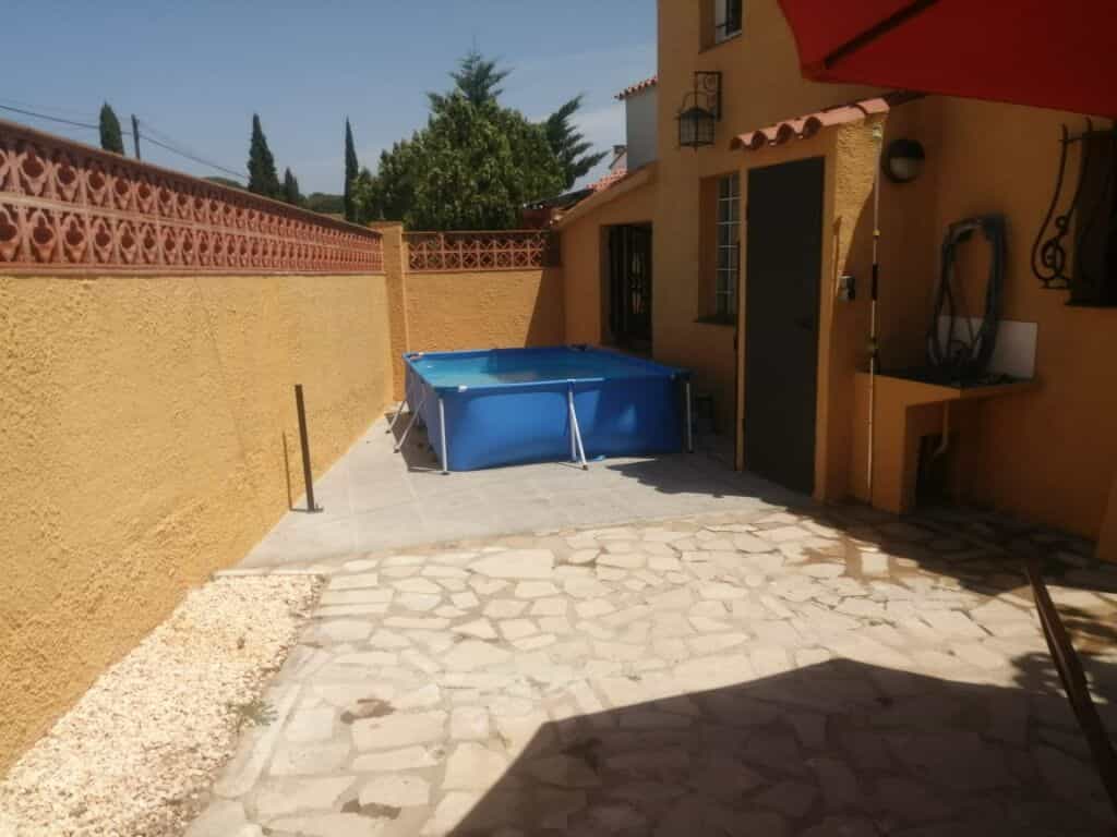 жилой дом в L'Escala, Catalunya 11680749