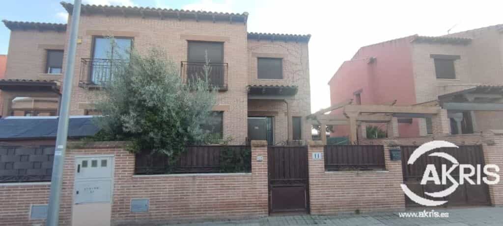 بيت في Cedillo del Condado, Castille-La Mancha 11680779