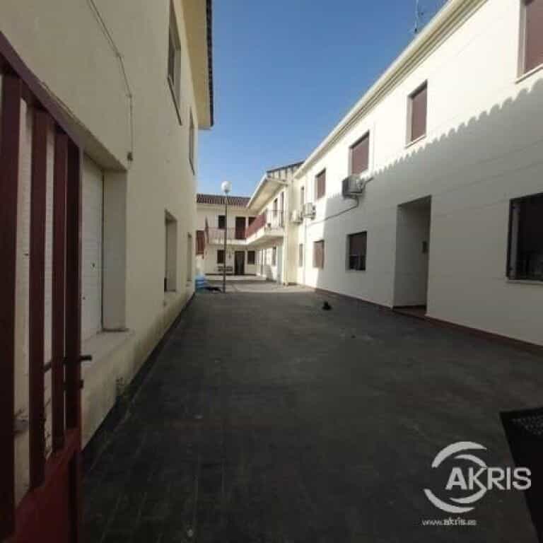 Condominium in Esquivias, Castilla-La Mancha 11680788