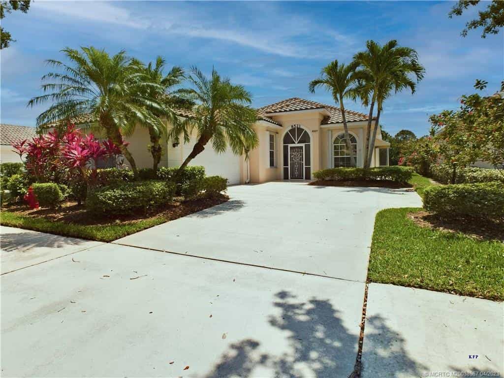 House in Hobe Sound, Florida 11680812