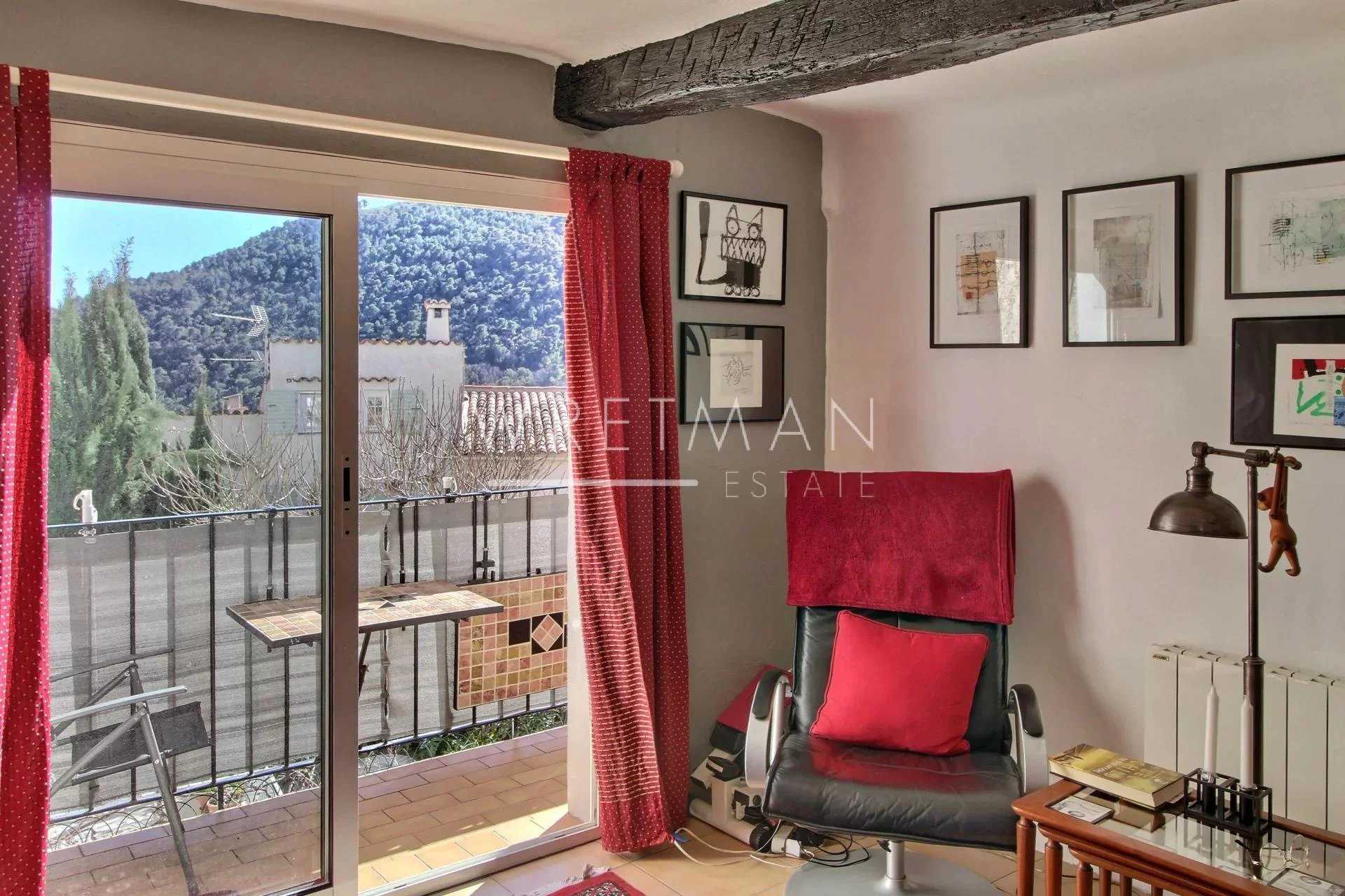 公寓 在 Bargemon, Provence-Alpes-Cote d'Azur 11680839