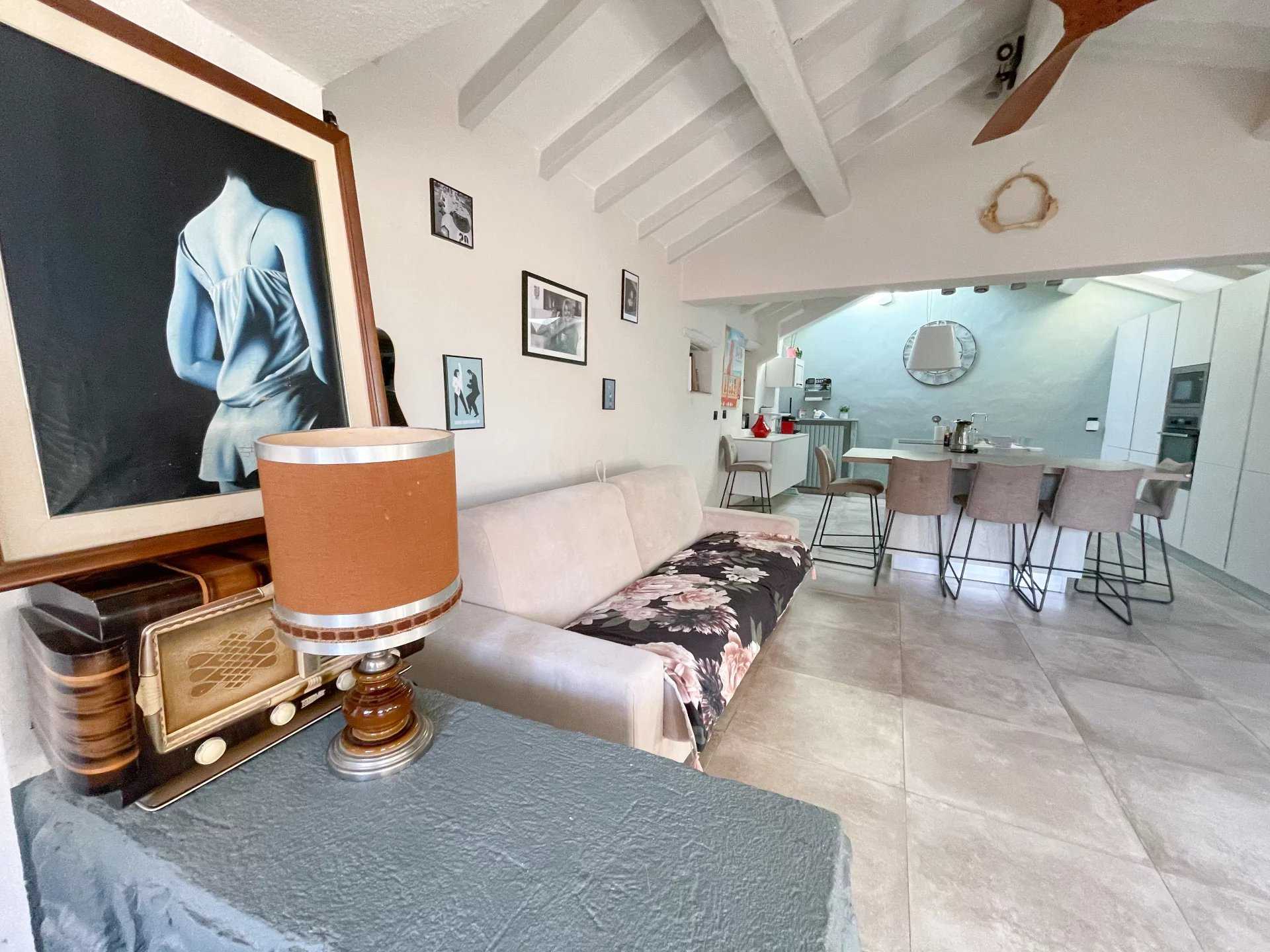 casa en Roquebrune, Provenza-Alpes-Costa Azul 11680916