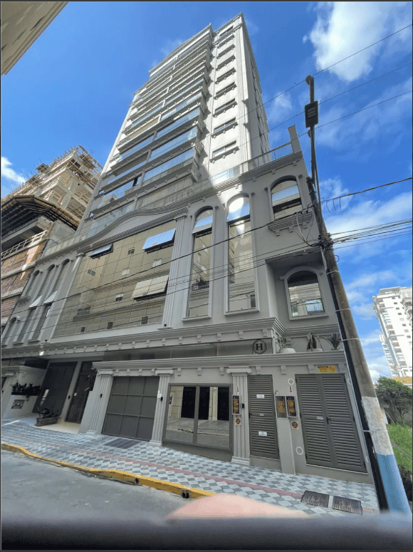 Condominium in Itapema, Santa Catarina 11681199