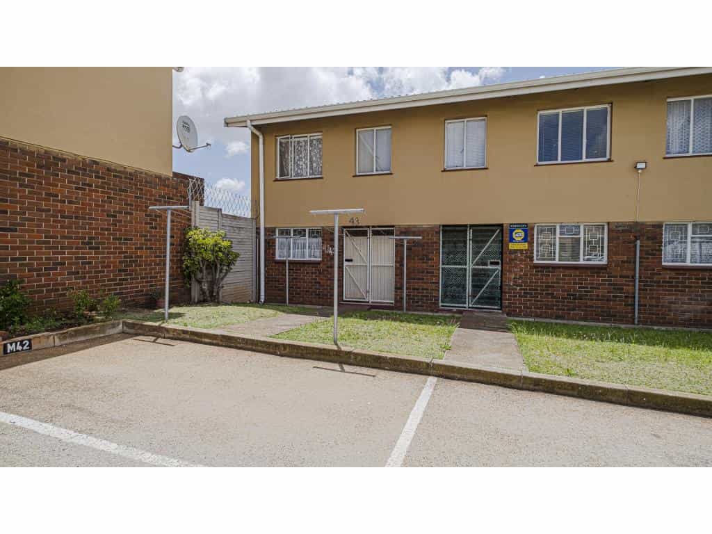 Condominium in Port Elizabeth, 107 Diaz Road 11681244