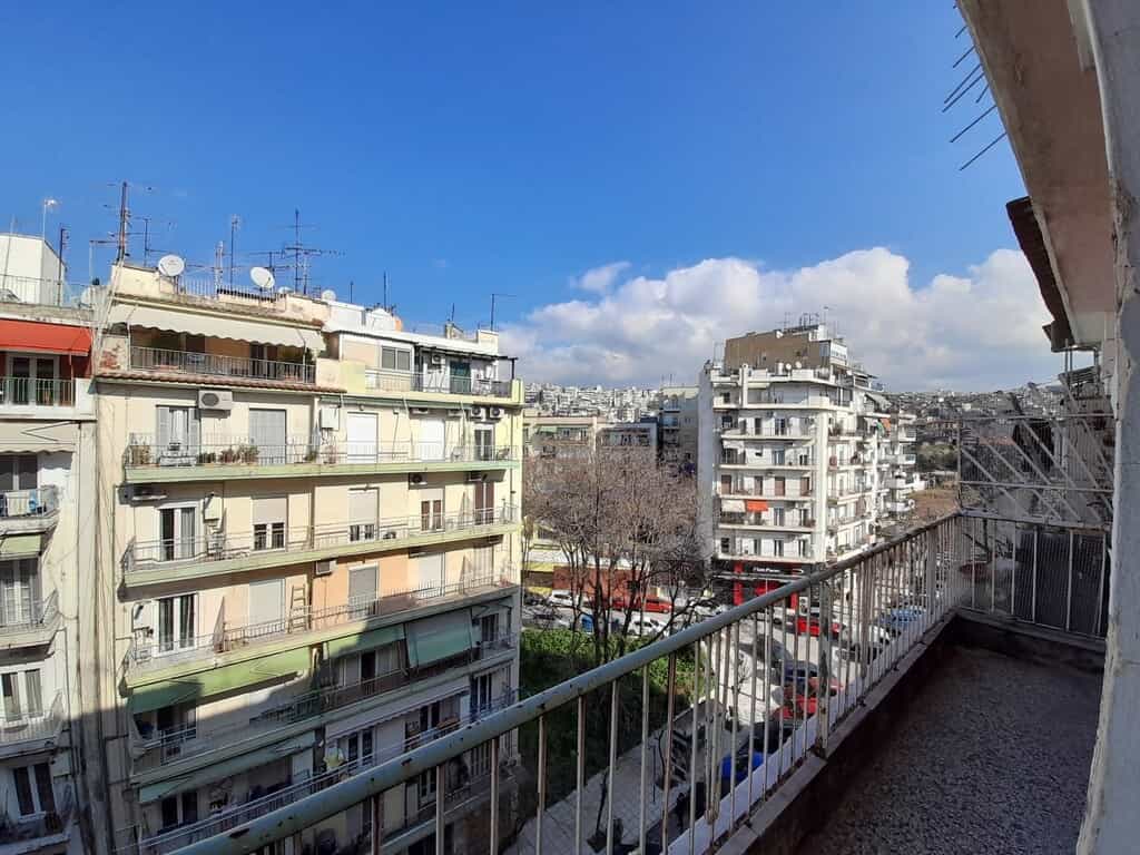 Condominium in Thessaloniki, Kentriki Makedonia 11681749