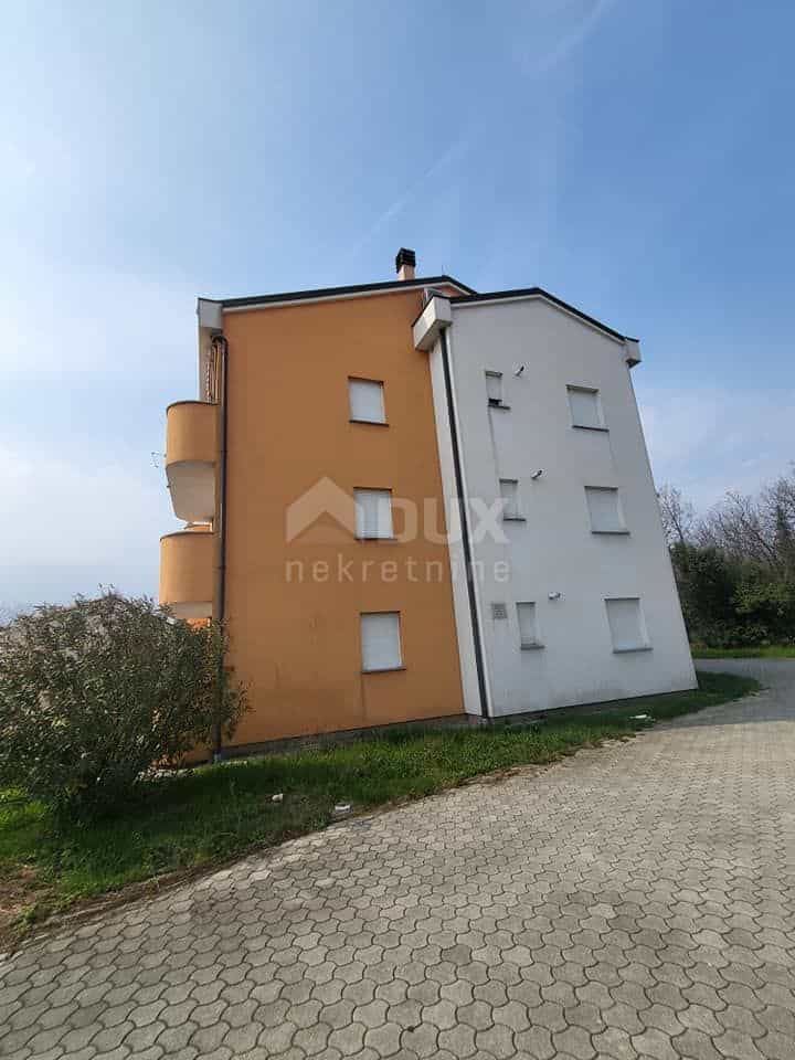 Condominium in Viskovo, Primorsko-Goranska Zupanija 11681980