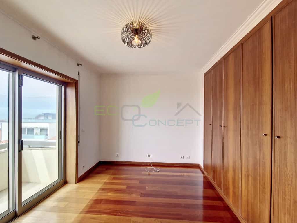 Condominium in Espinho, Aveiro District 11682998