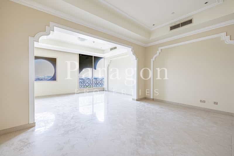 Condominium in Ra's al Khaymah, Ra's al Khaymah 11683278