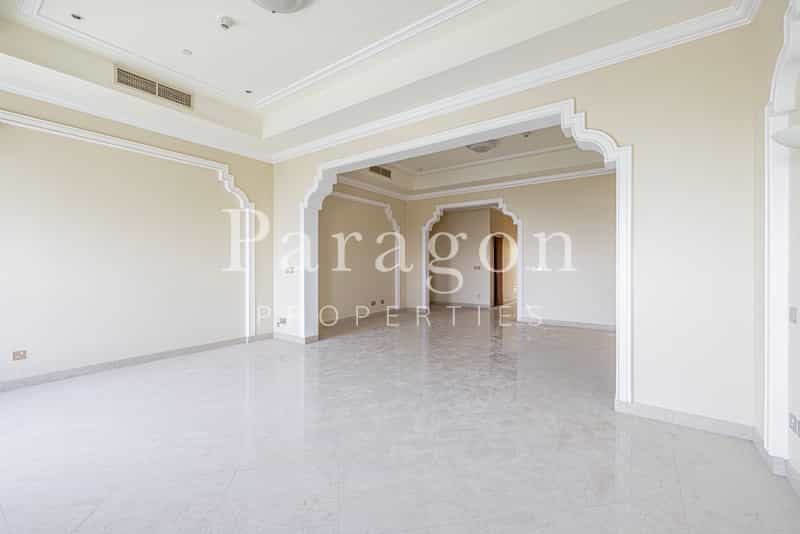 Condominium in Ra's al Khaymah, Ra's al Khaymah 11683278