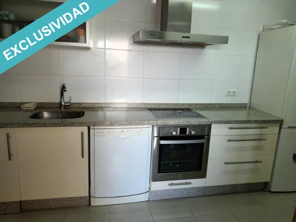 Condominium in Villajuan, Galicia 11683301