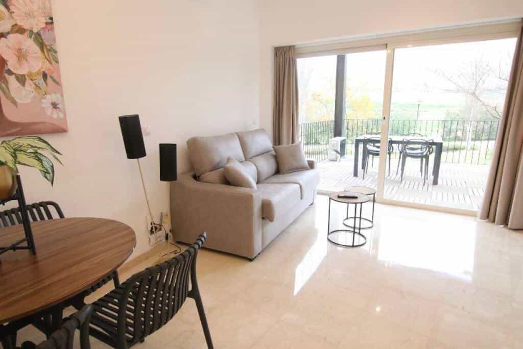 公寓 在 Alhaurín de la Torre, Andalucía 11683312