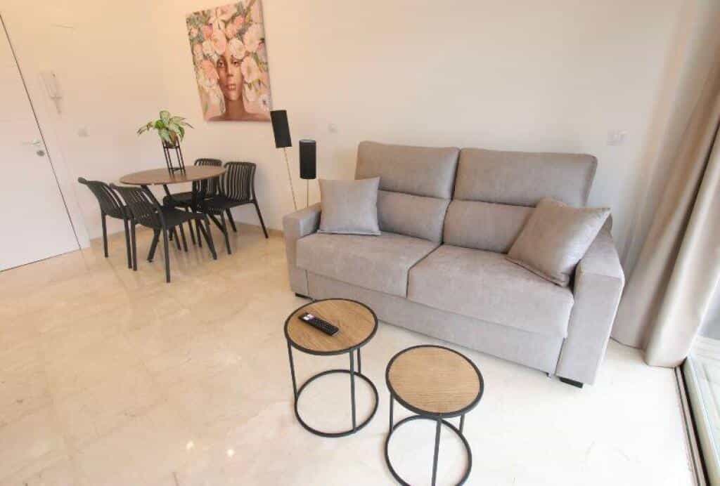 公寓 在 Alhaurín de la Torre, Andalucía 11683312