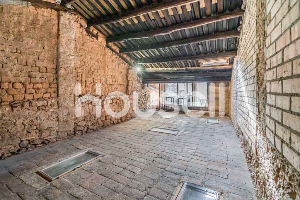 Dom w Sant Fruitós de Bages, Catalunya 11683321
