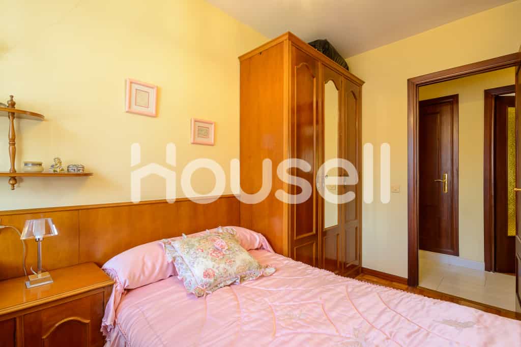 公寓 在 Oviedo, Principado de Asturias 11683337