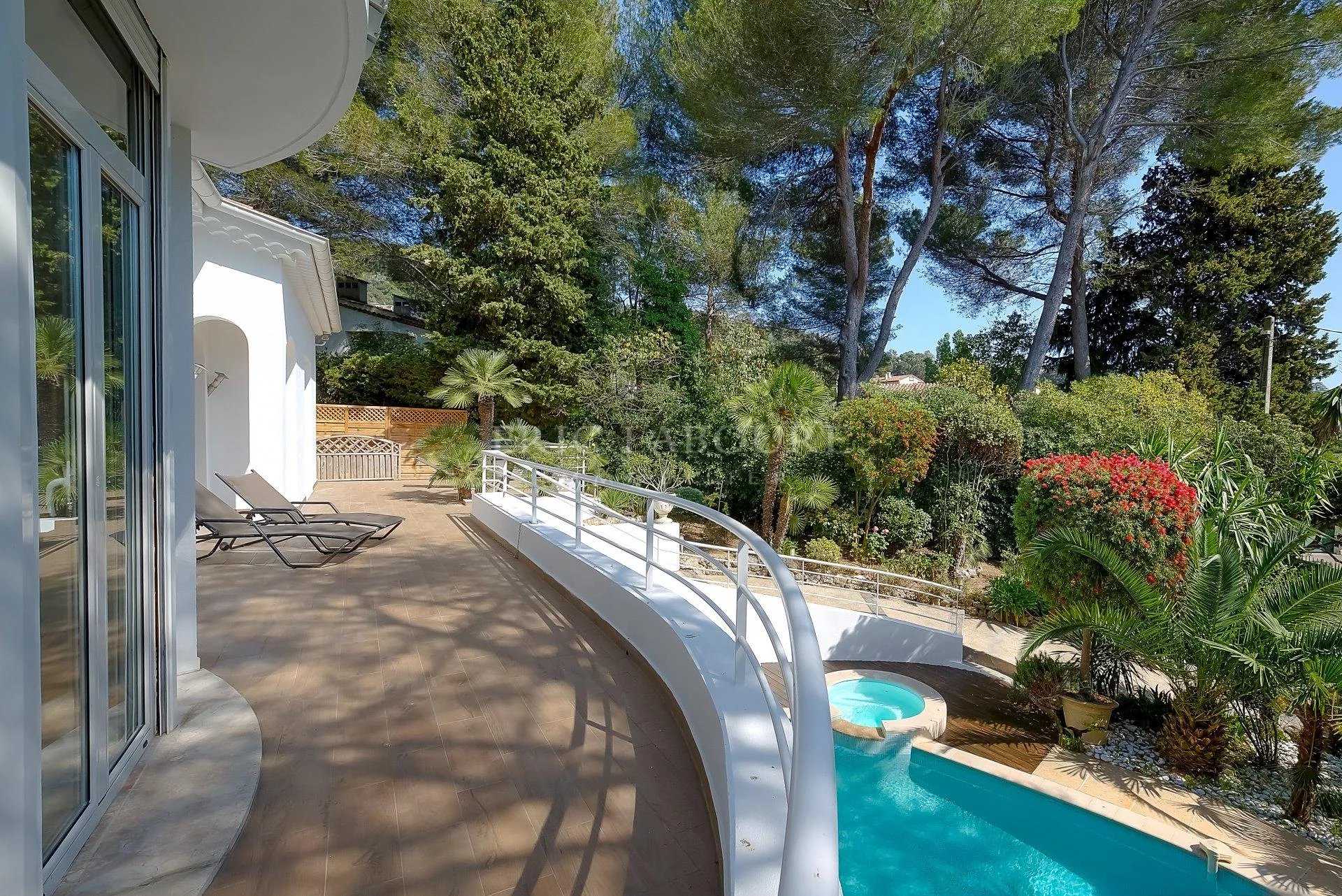 Hus i Cannes, Provence-Alpes-Cote d'Azur 11683367