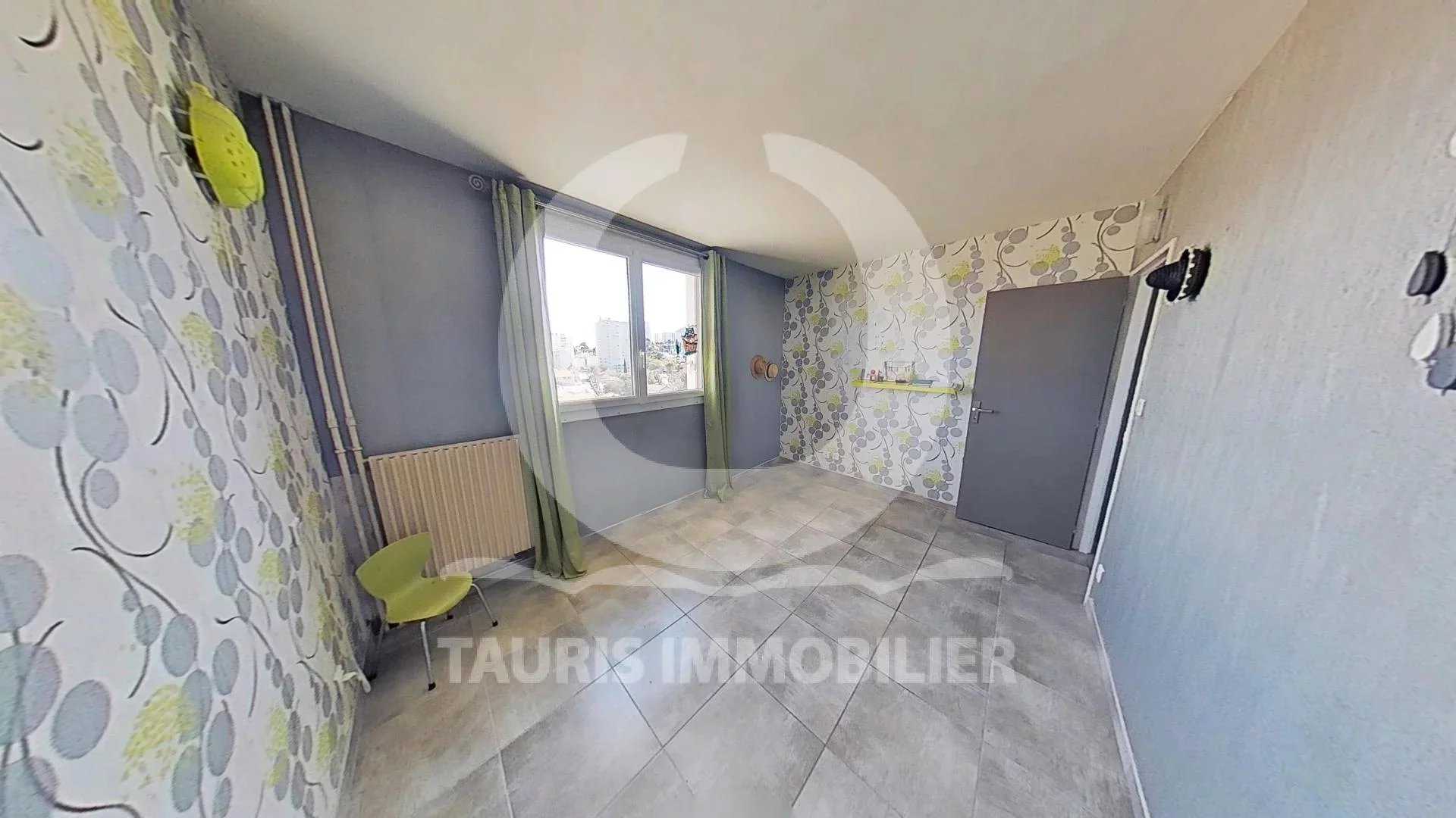 公寓 在 Marseille 11ème, Bouches-du-Rhône 11683393