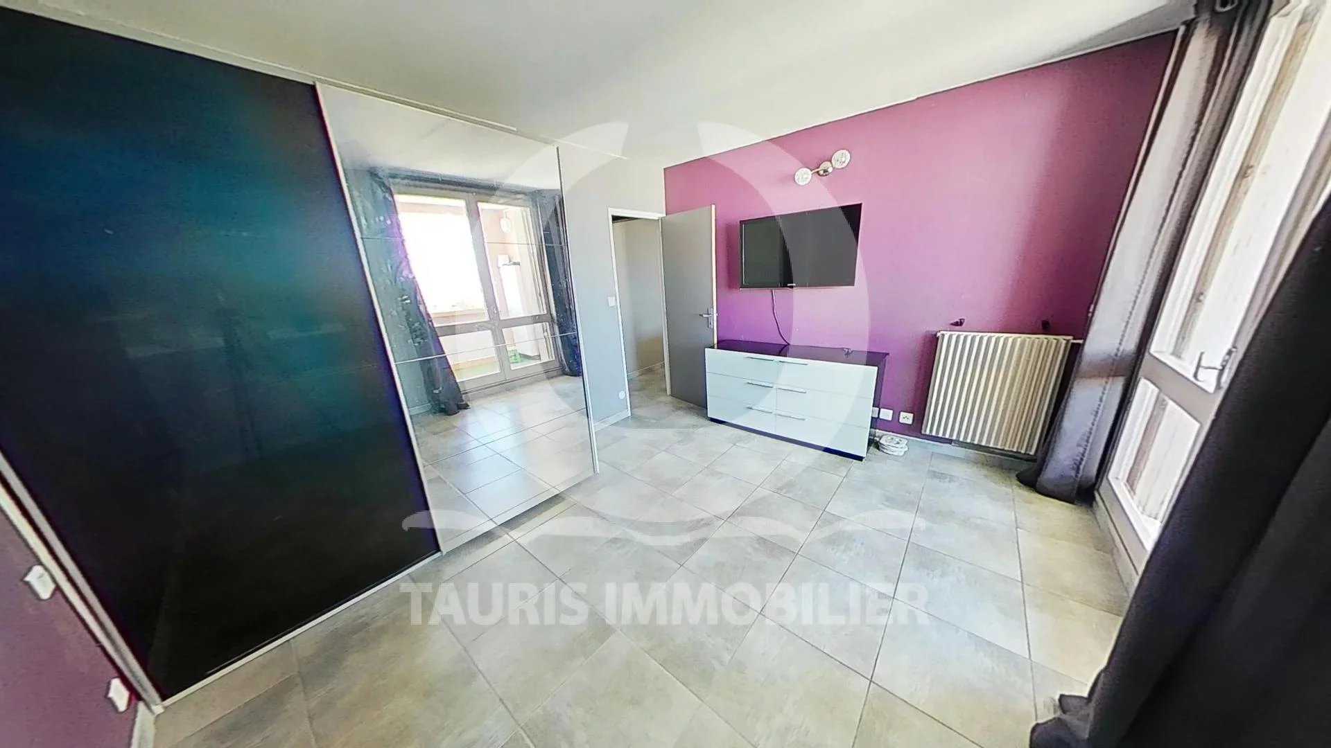 Condominium in Marseille 11ème, Bouches-du-Rhône 11683393