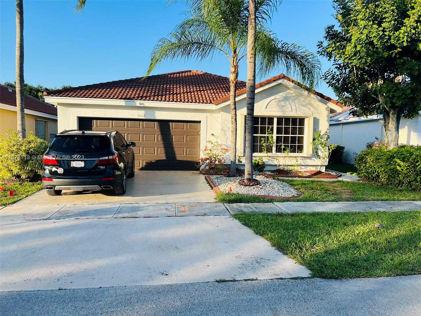 House in Pembroke Pines, Florida 11683413