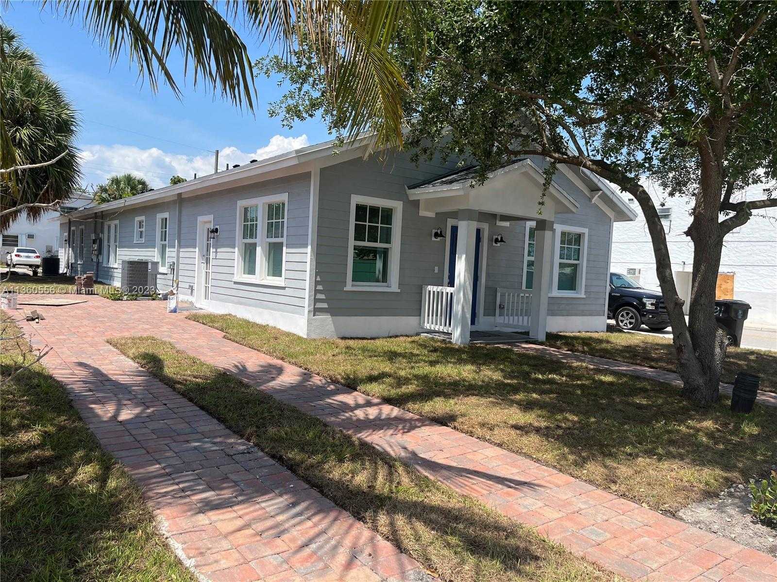 House in Lake Worth, Florida 11683416