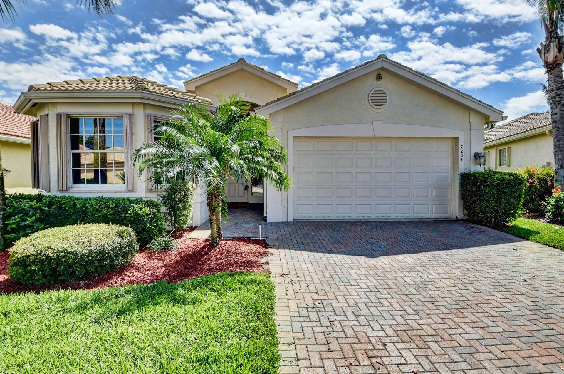 House in Aberdeen, Florida 11683432