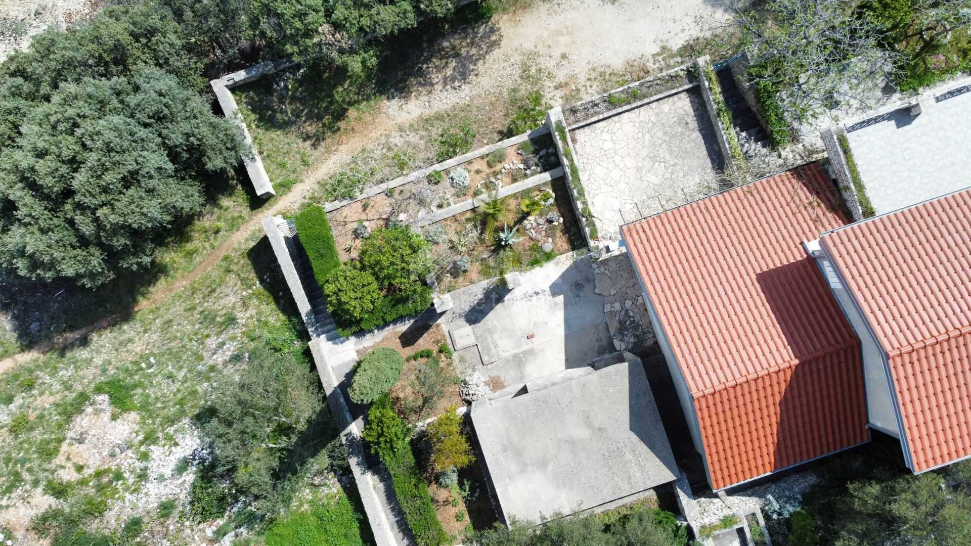 Hus i Posedarje, Zadarska županija 11683670
