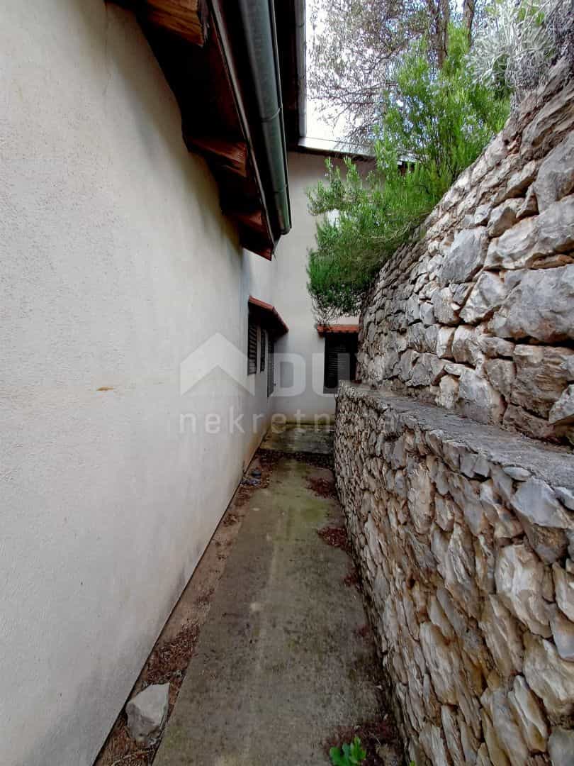 Hus i Posedarje, Zadarska Zupanija 11683670