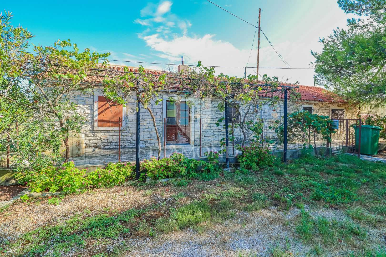 casa en Kaštel, Istria County 11684188