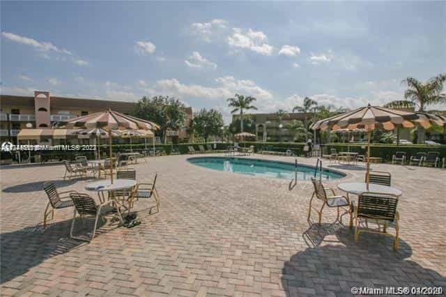 Condominium in Sunrise, Florida 11687142
