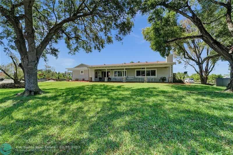 House in Southwest Ranches, Florida 11687150