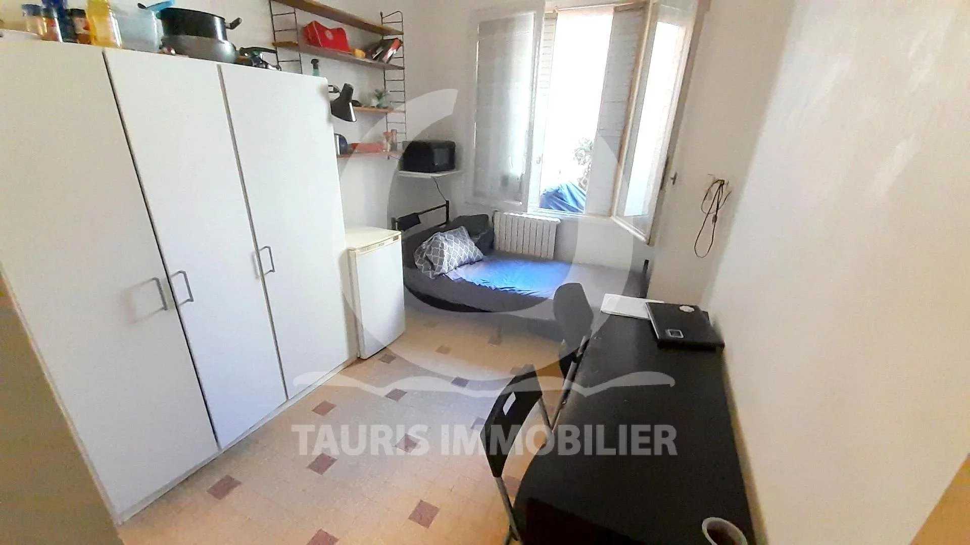 Condominium in Marseille, Provence-Alpes-Cote d'Azur 11687192