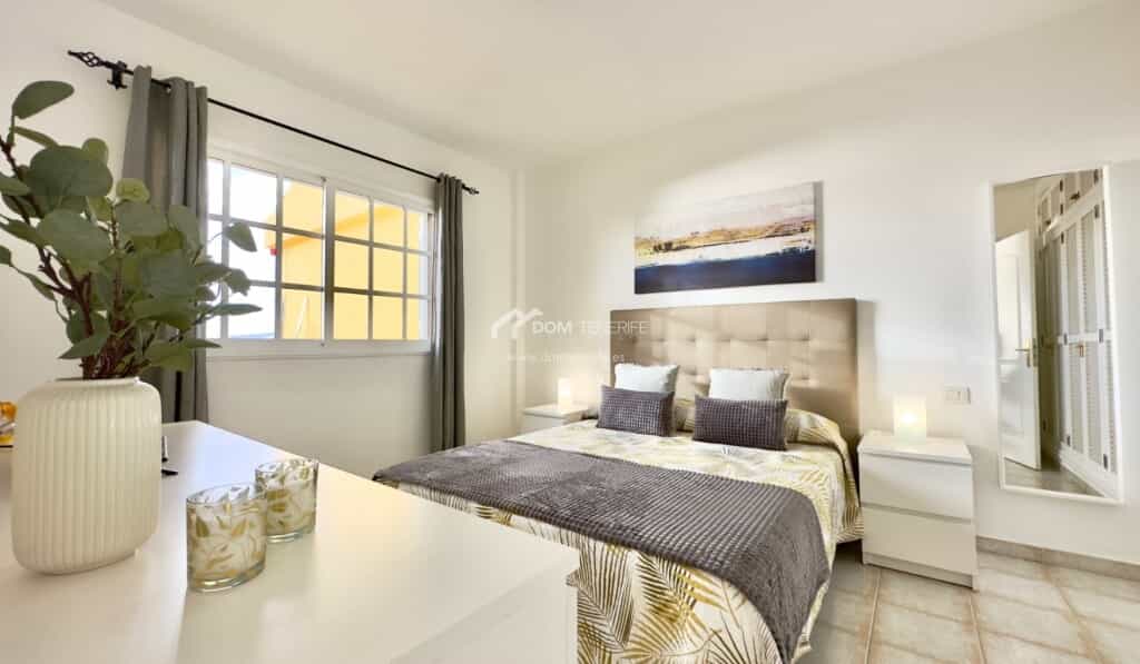 Condominium in Playa de la Américas, Canarias 11687251