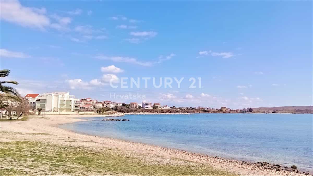 Condominium in Pag, Zadar County 11687588
