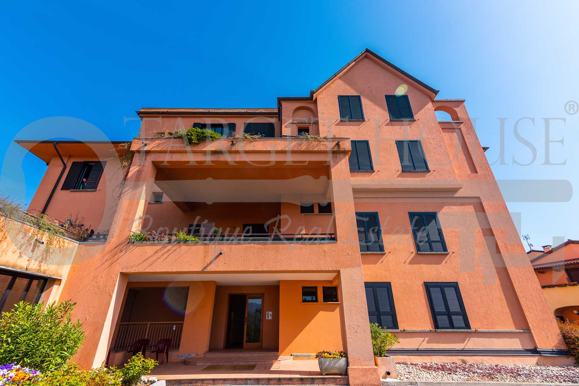 Condominium in Stresa, Piedmont 11687807