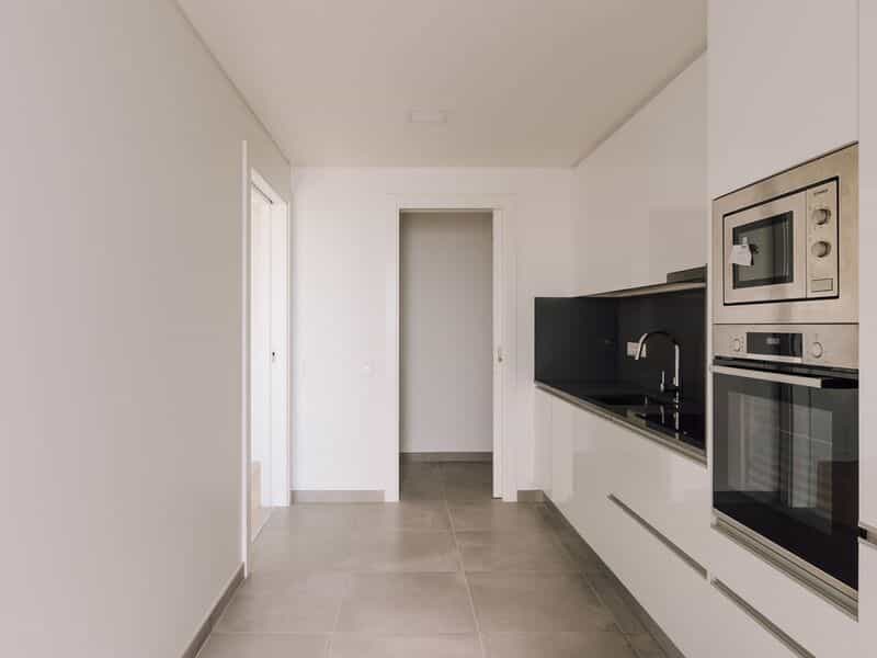 Condominium in Linda-a-Velha, Lisboa 11688983