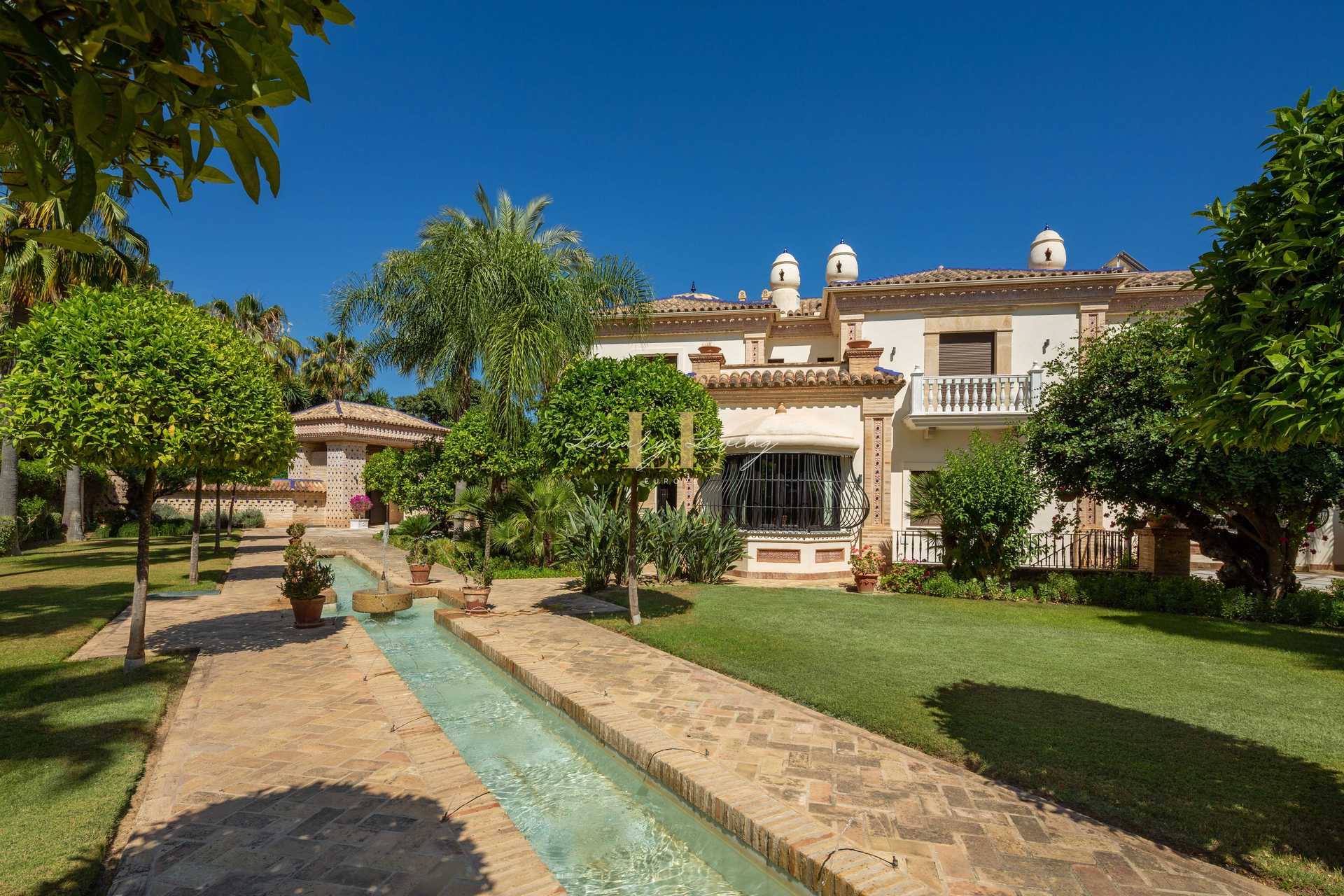 House in Marbella, Andalusia 11689672