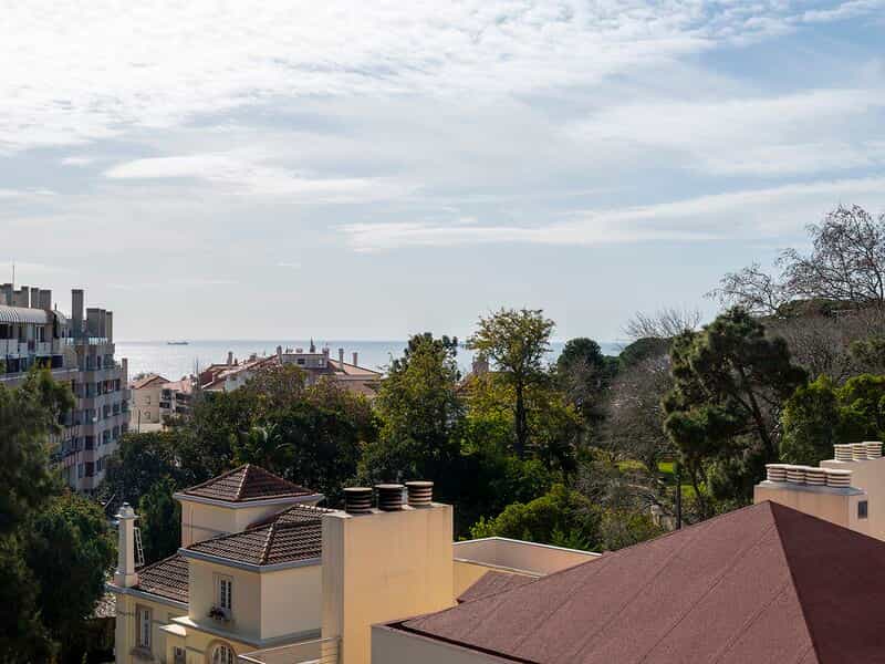 Condominium in Estoril, Lisboa 11690402