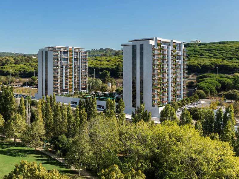 Condominium in Algés, Lisbon 11690461