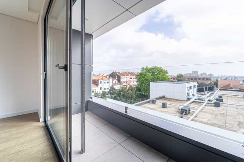 Condominium in Porto, Porto 11690484