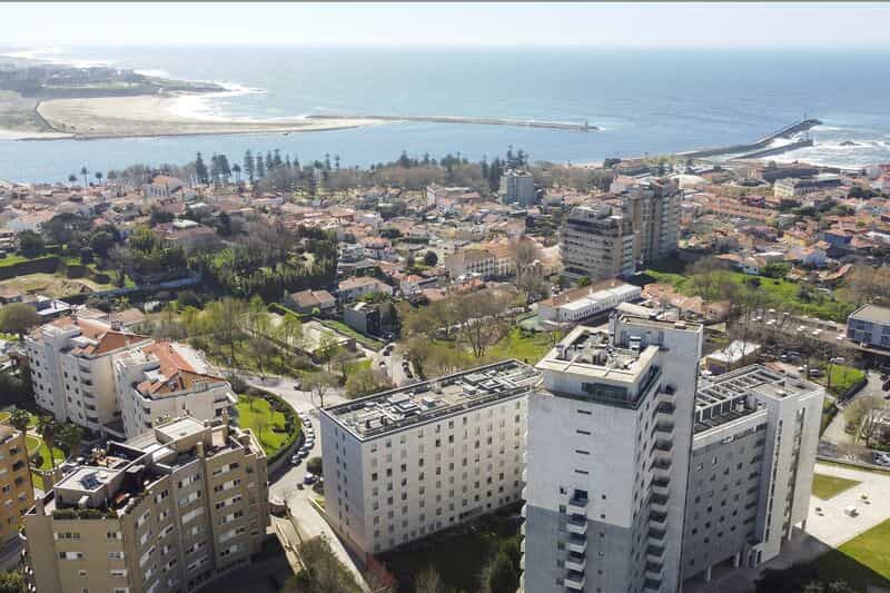 Condominium dans Névogilde, Porto 11690655