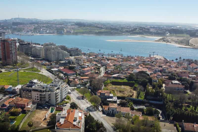 Condominium dans Névogilde, Porto 11690655