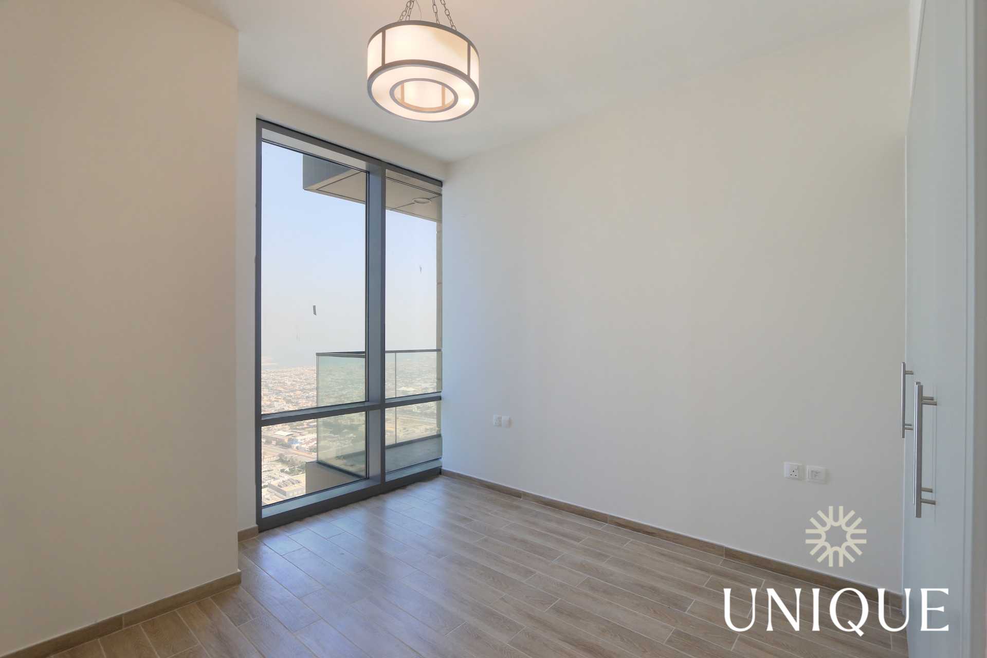 Condominium in Dubai, Dubayy 11691043