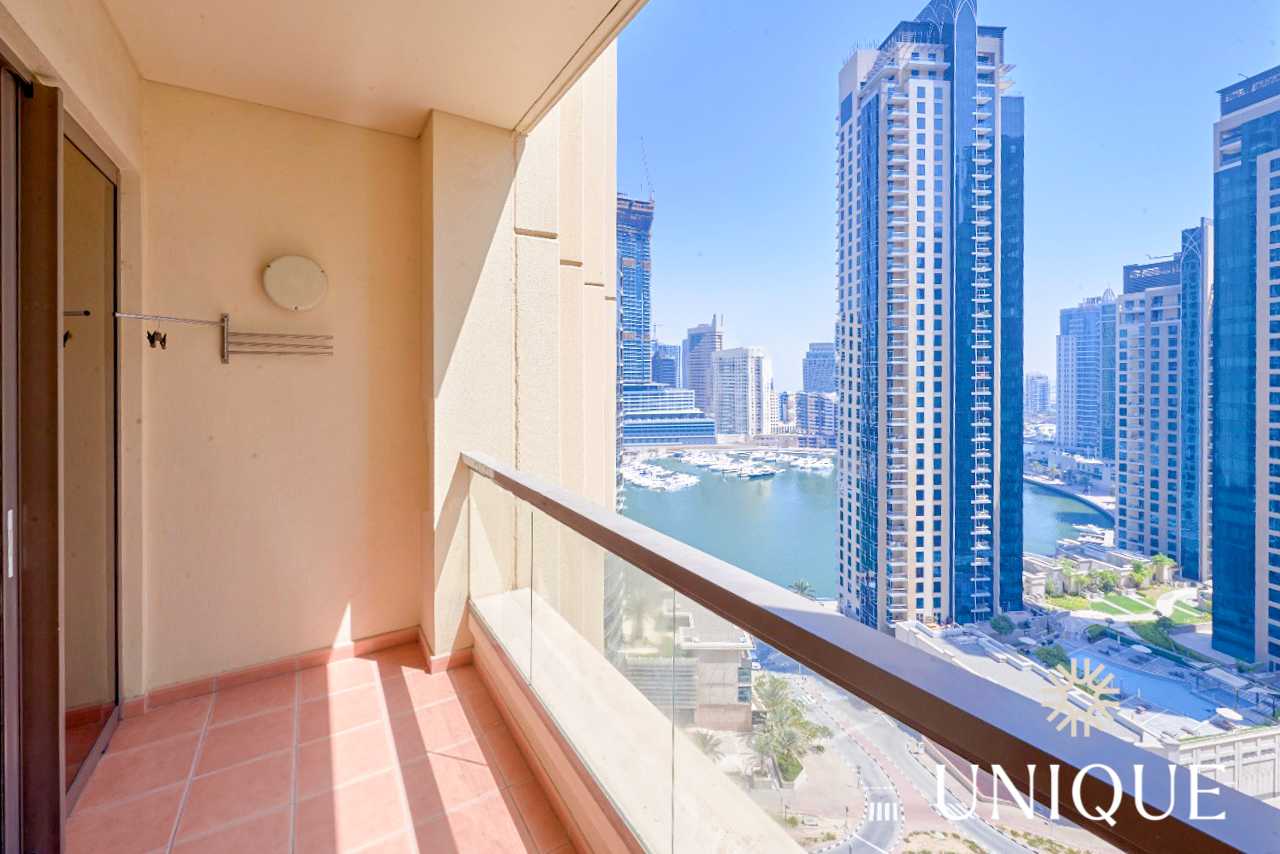Condominium in Dubai, Dubayy 11691081