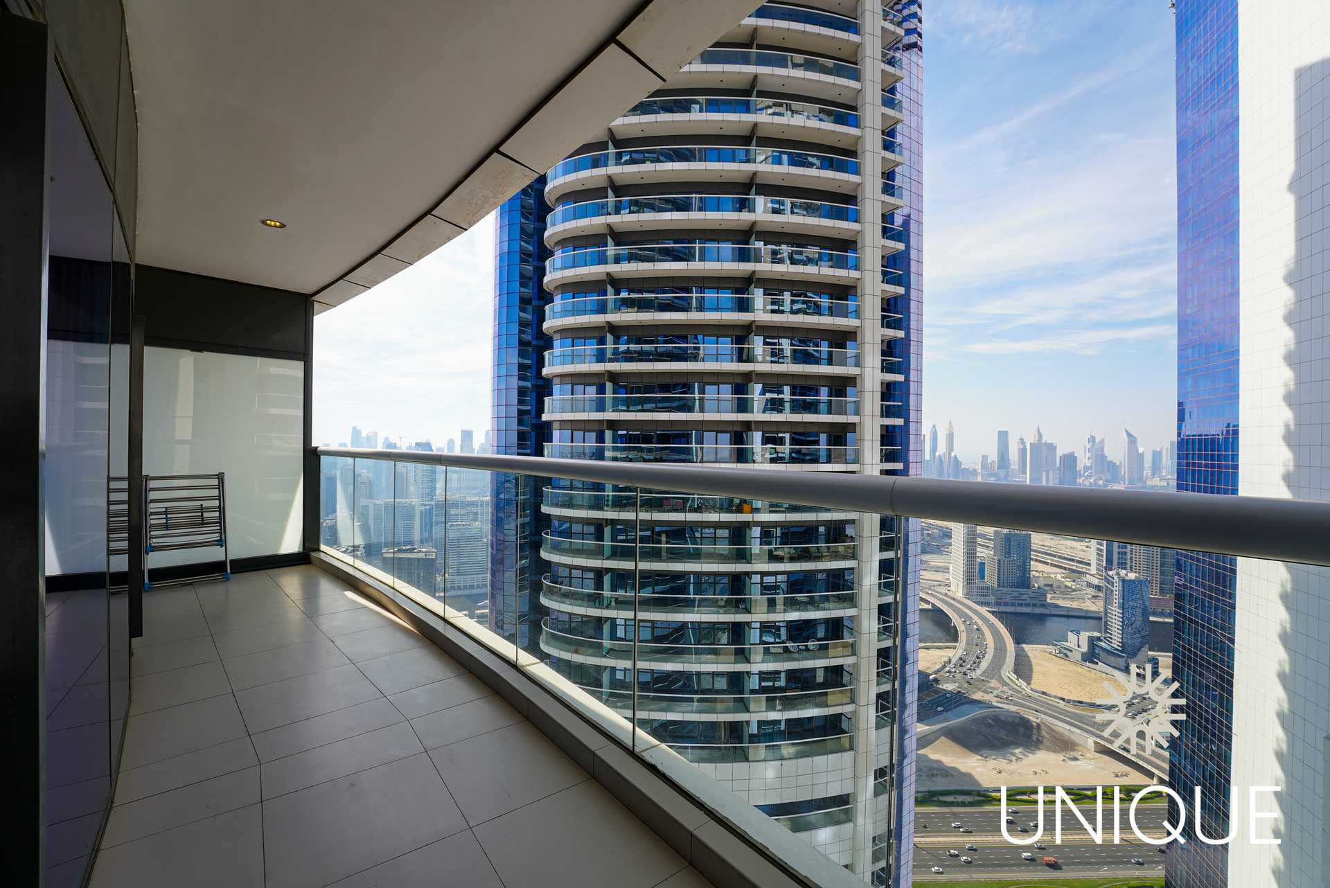 Condominium in Dubai, Dubayy 11691156