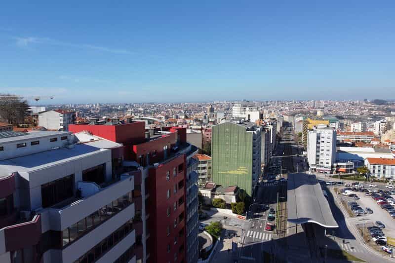 Condominium in Gravelos, Porto 11691304
